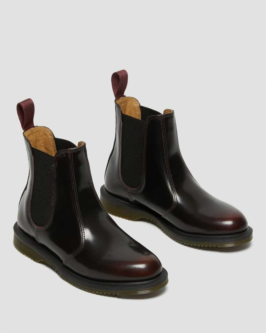 dámské chelsea boty dr. martens flora arcadia v červené barvě