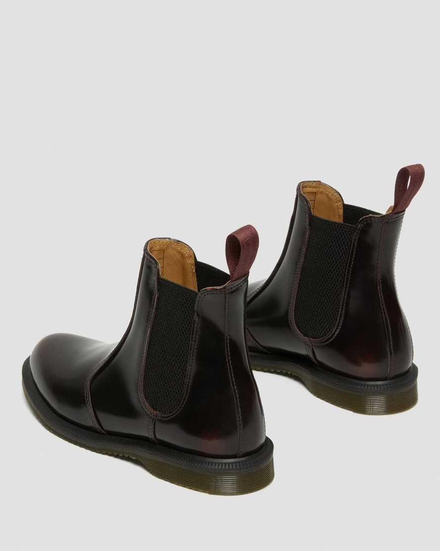 dámské chelsea boty dr. martens flora arcadia v červené barvě