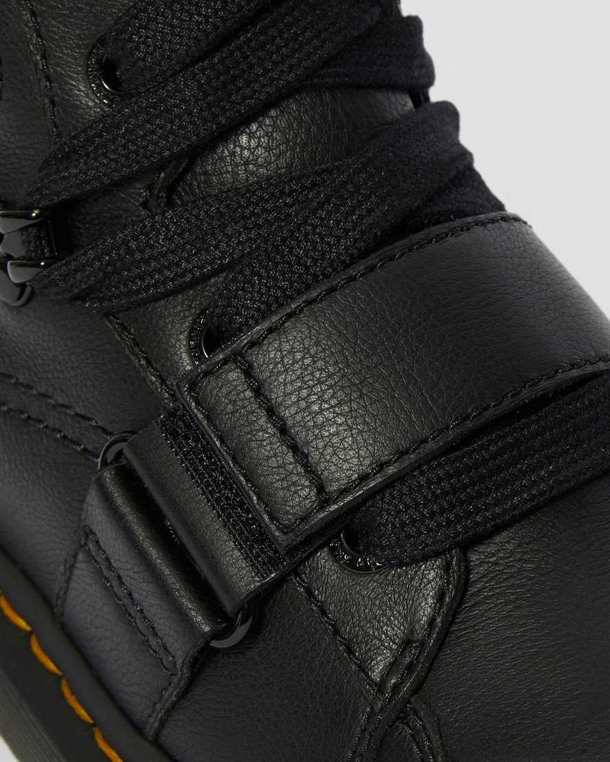 Černé dámské robustní boty dr. martens zuma ii