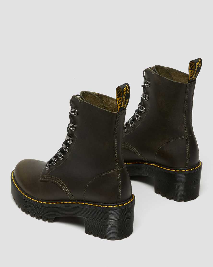 hnědé dámské boty na podpatku dr. martens leona