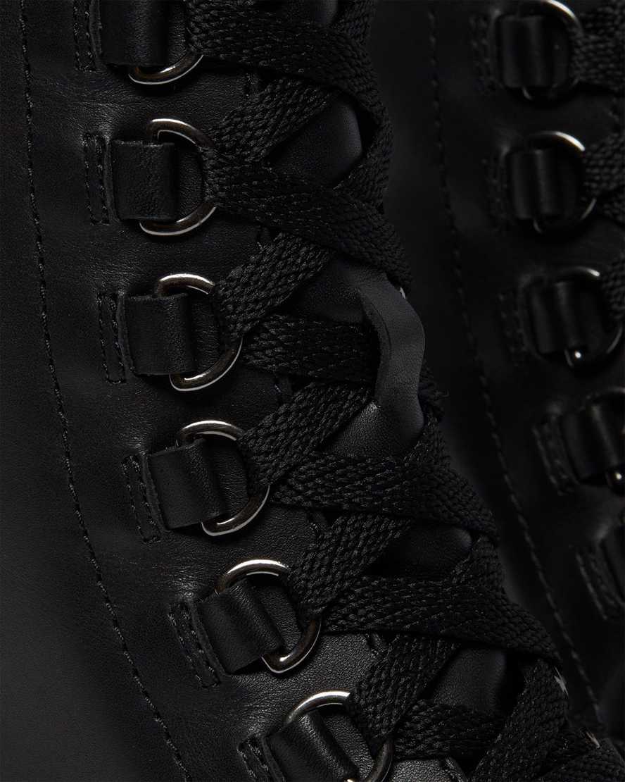 Černé dámské šněrovací boty dr. martens chesney na rozšířeném podpatku