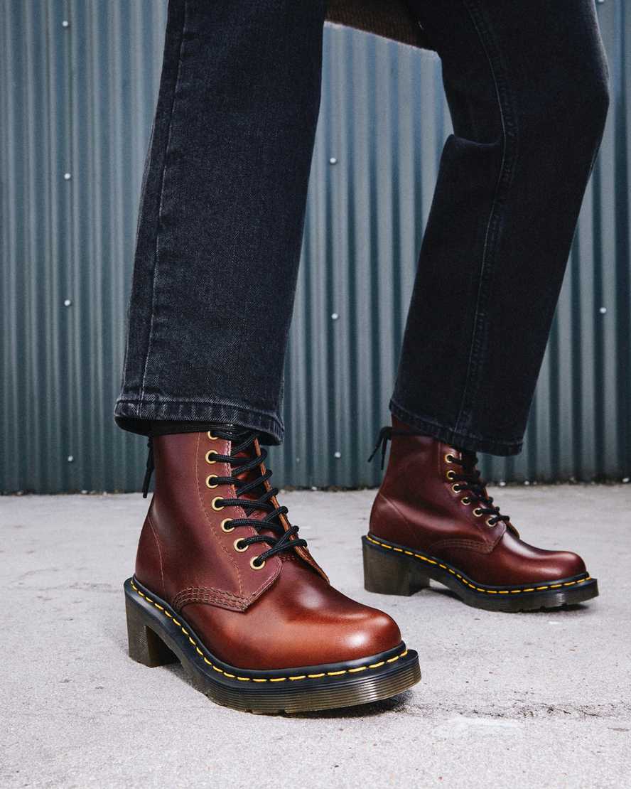 hnědé dámské šněrovací boty dr. martens clemency na podpatku