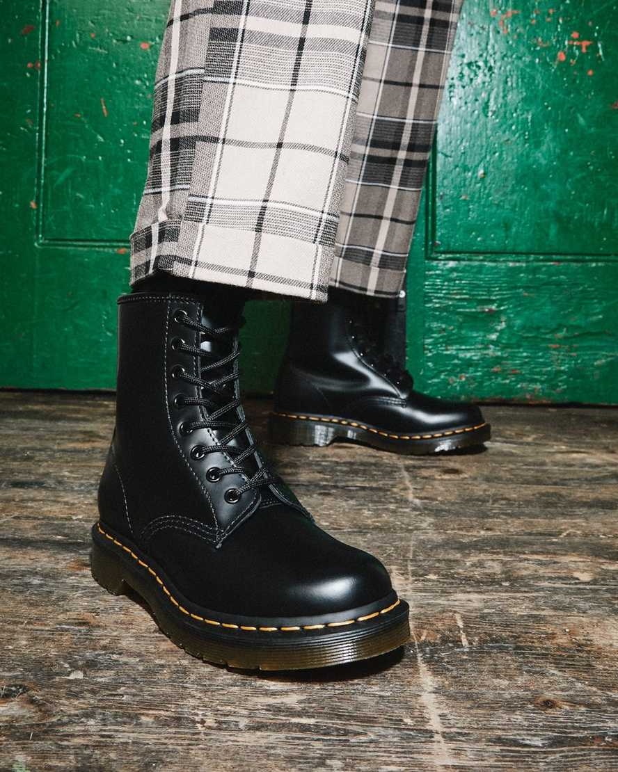 Černé dámské šněrovací boty dr. martens 1460 smooth