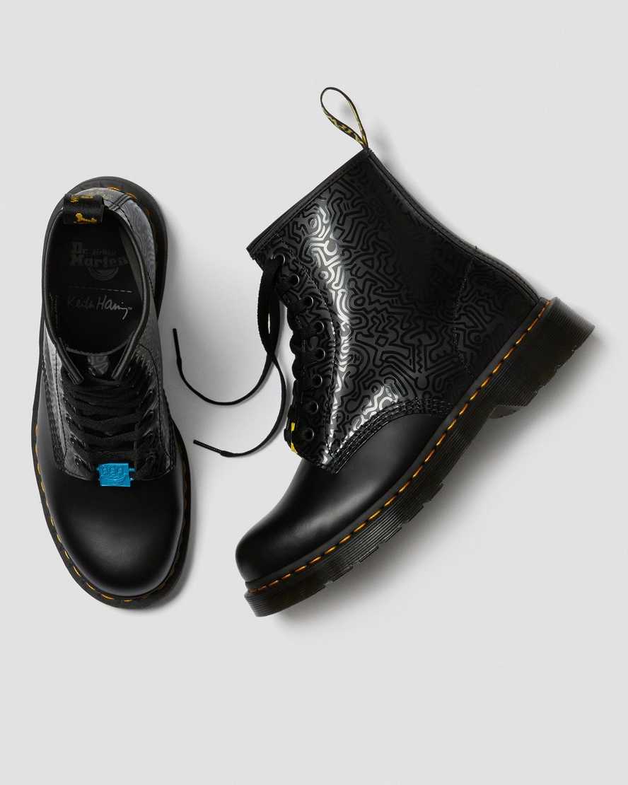 Černé dámské šněrovací boty dr. martens keith haring 1460 smooth