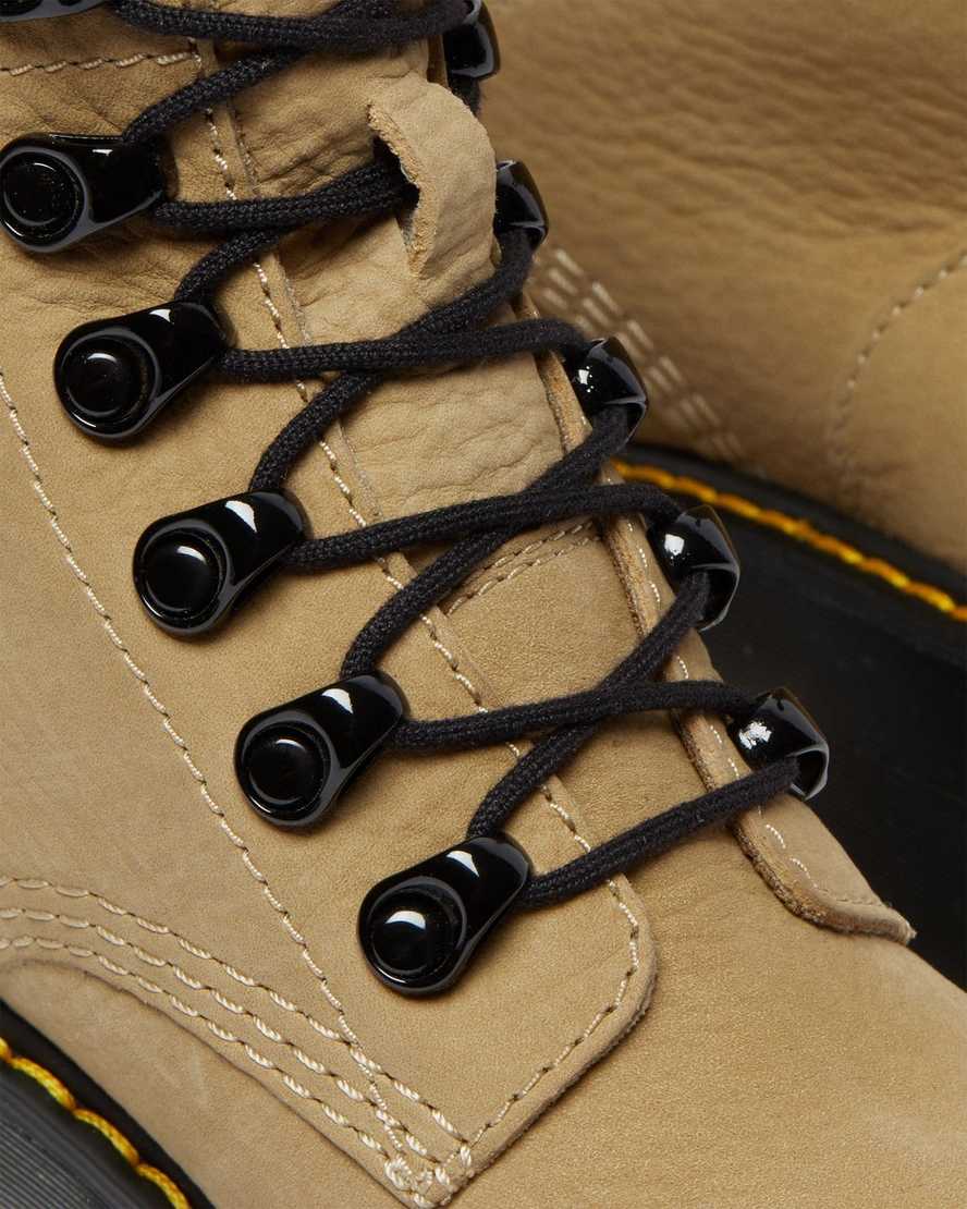 hnědé dámské šněrovací boty dr. martens leona