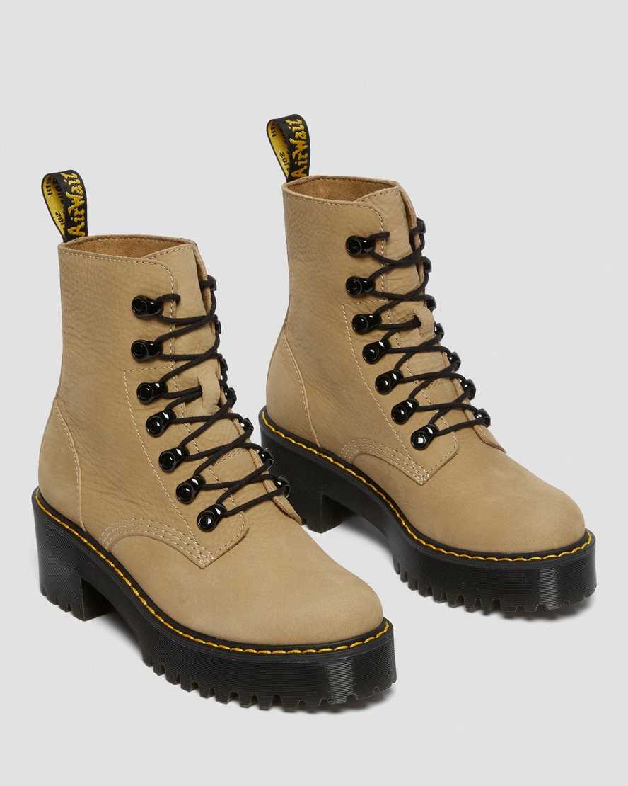 hnědé dámské šněrovací boty dr. martens leona