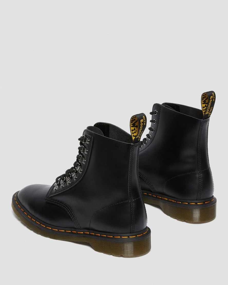 Černé dámské šněrovací boty dr. martens 1460 pascal verso smooth