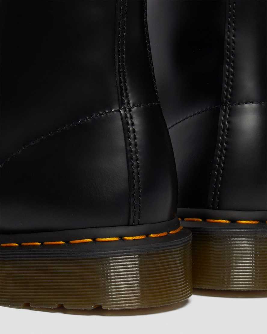 Černé dámské šněrovací boty dr. martens 1460 pascal verso smooth
