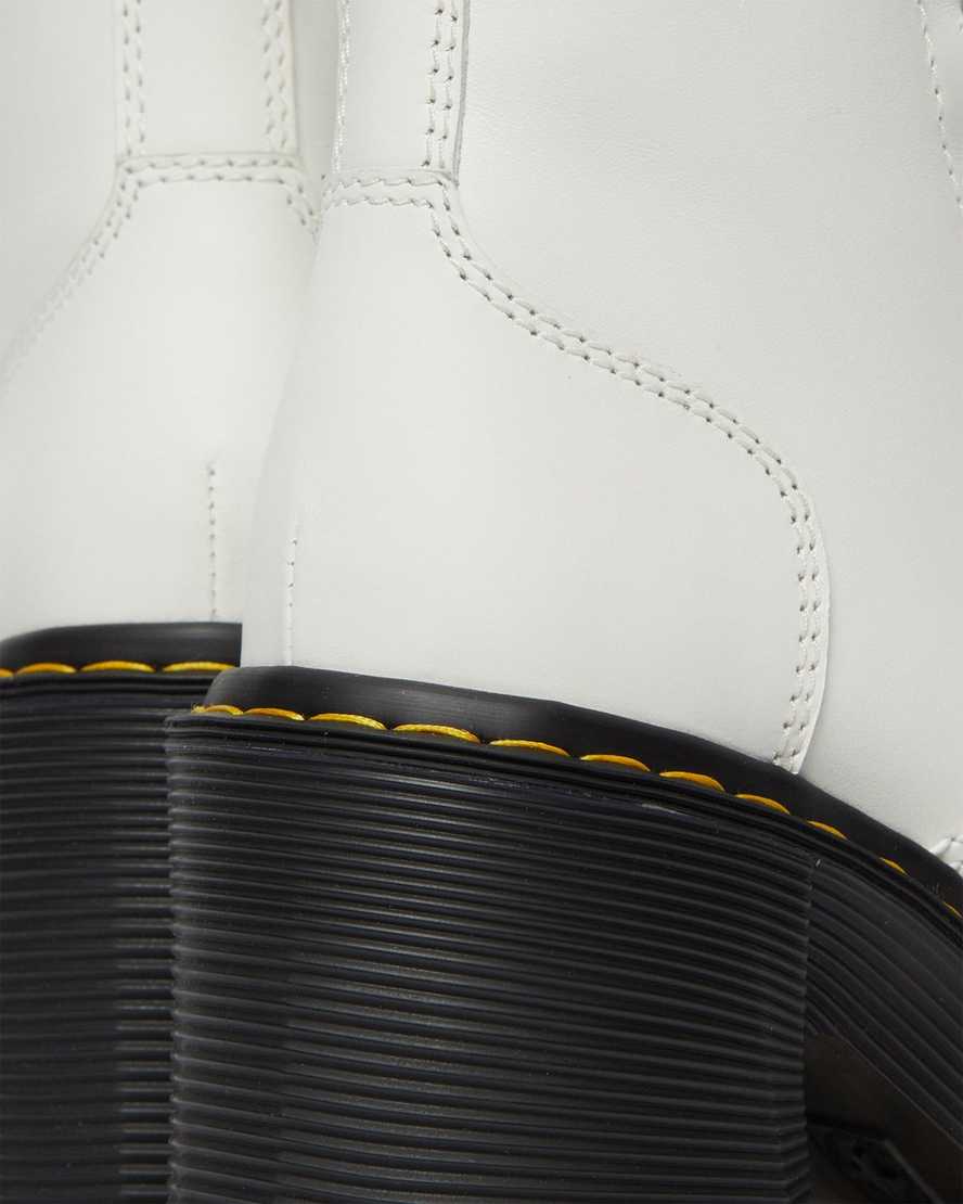 bílé dámské šněrovací boty dr. martens chesney na rozšířeném podpatku