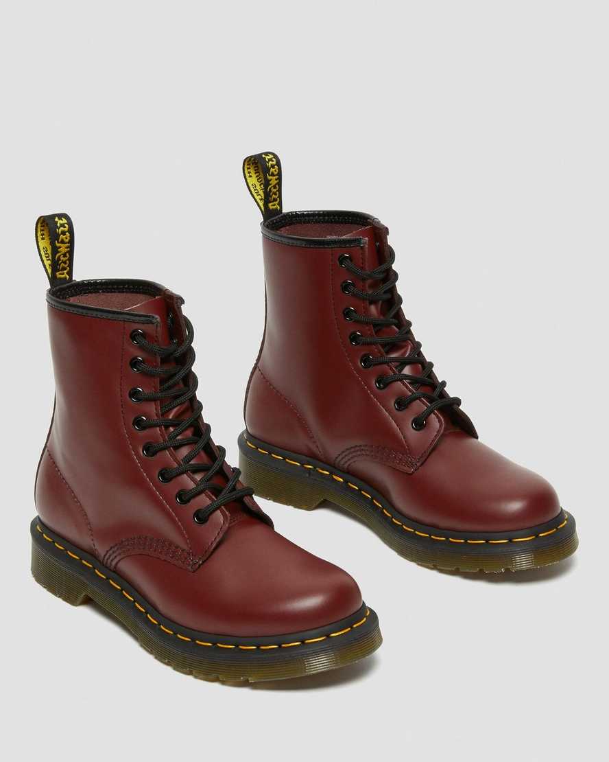 Červené dámské šněrovací boty dr. martens 1460 smooth