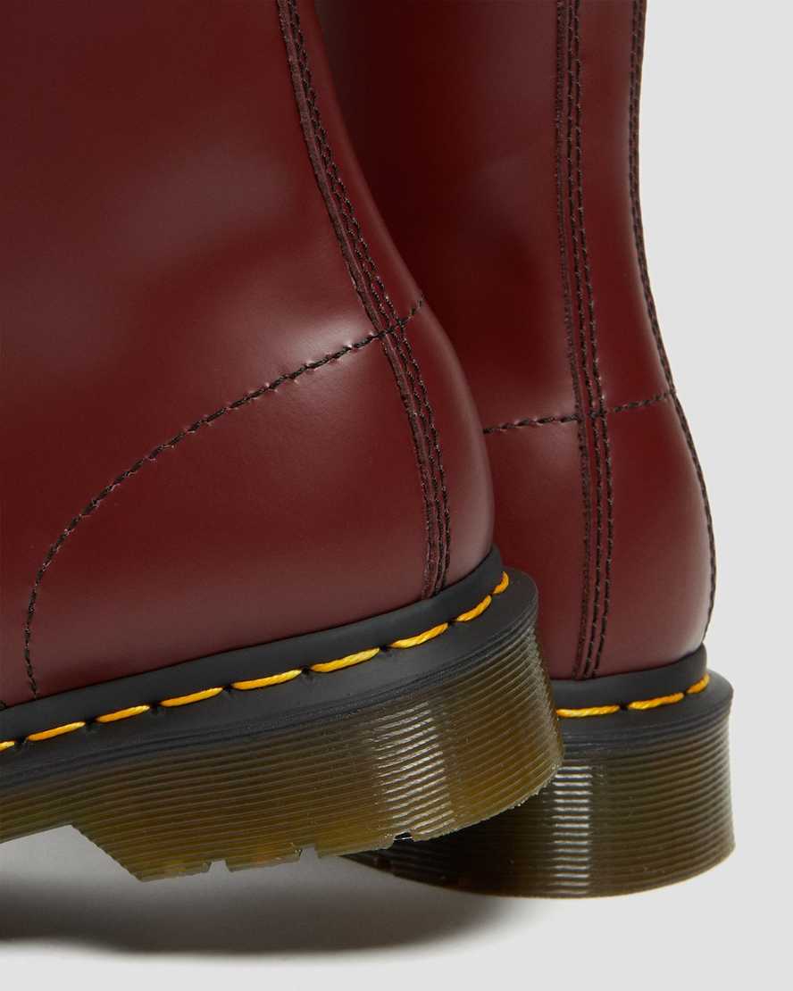 Červené dámské šněrovací boty dr. martens 1460 smooth