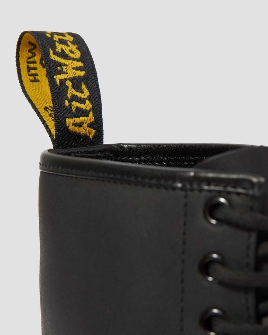 Černé dámské šněrovací boty dr. martens 1460 greasy