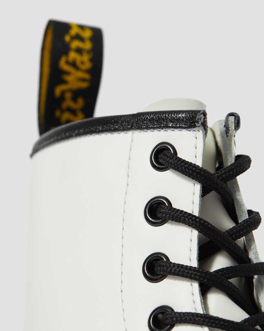 bílé dámské šněrovací boty dr. martens 1460 smooth