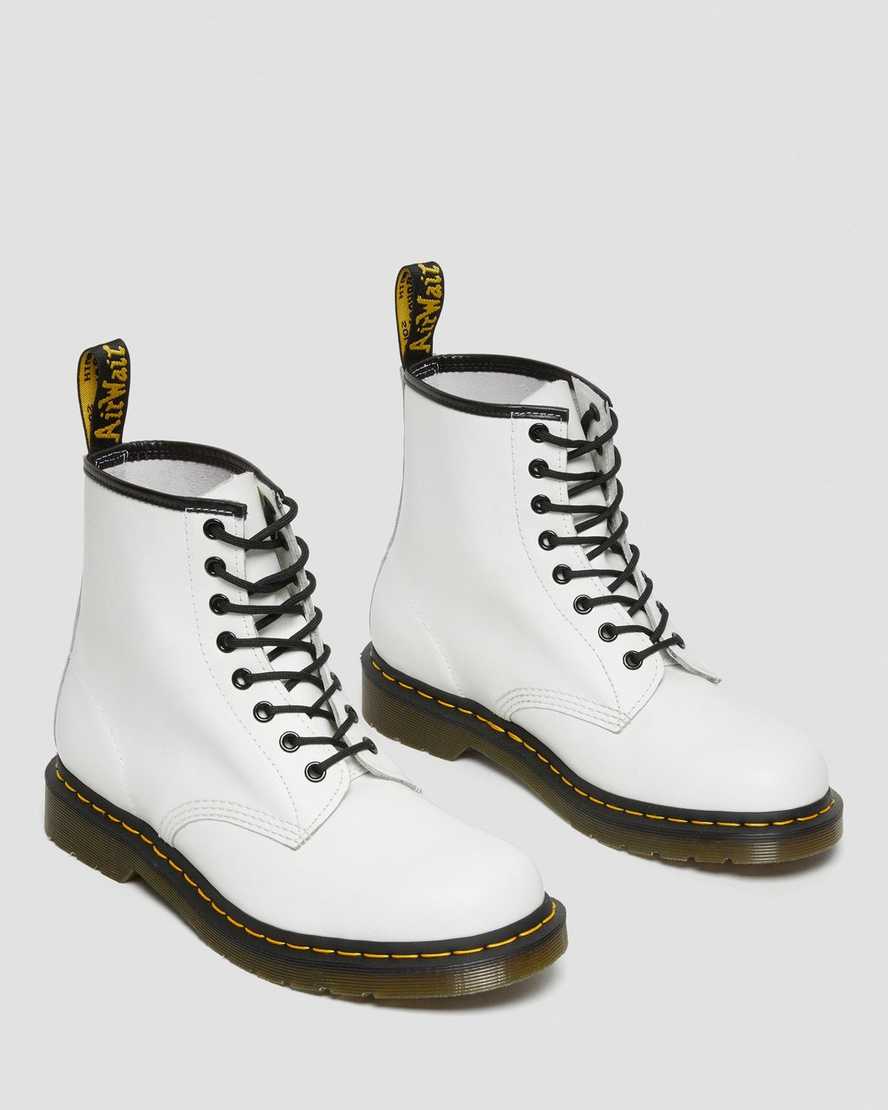 bílé dámské šněrovací boty dr. martens 1460 smooth