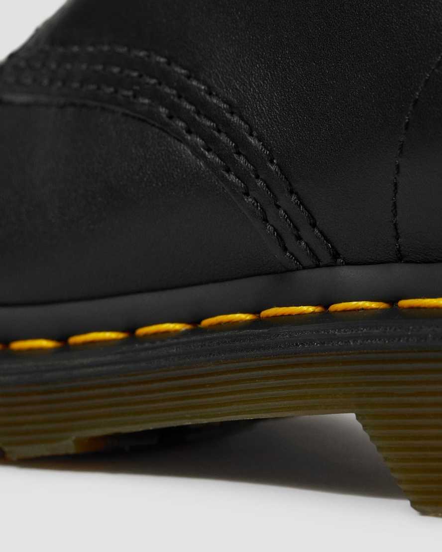 Černé dámské šněrovací boty dr. martens 1460 nappa