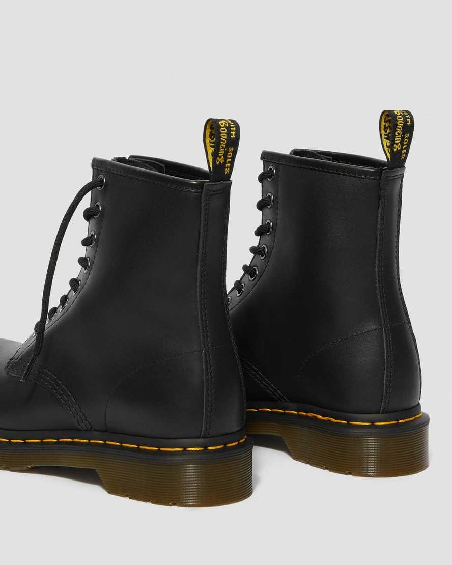 Černé dámské šněrovací boty dr. martens 1460 nappa