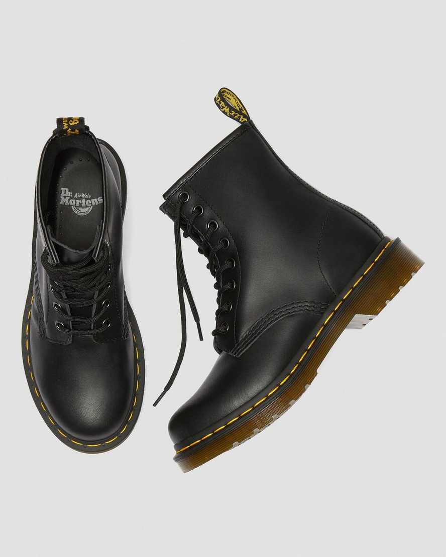Černé dámské šněrovací boty dr. martens 1460 nappa