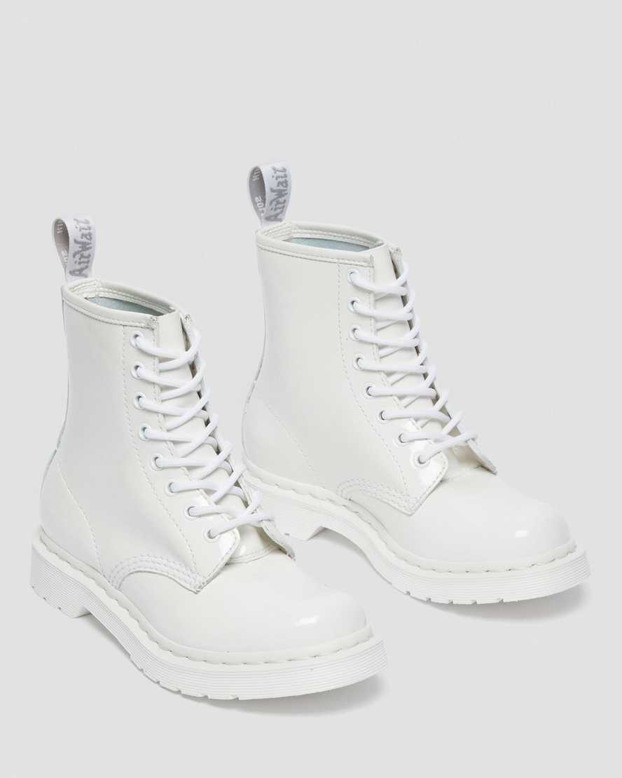 bílé dámské šněrovací boty dr. martens 1460 mono patent