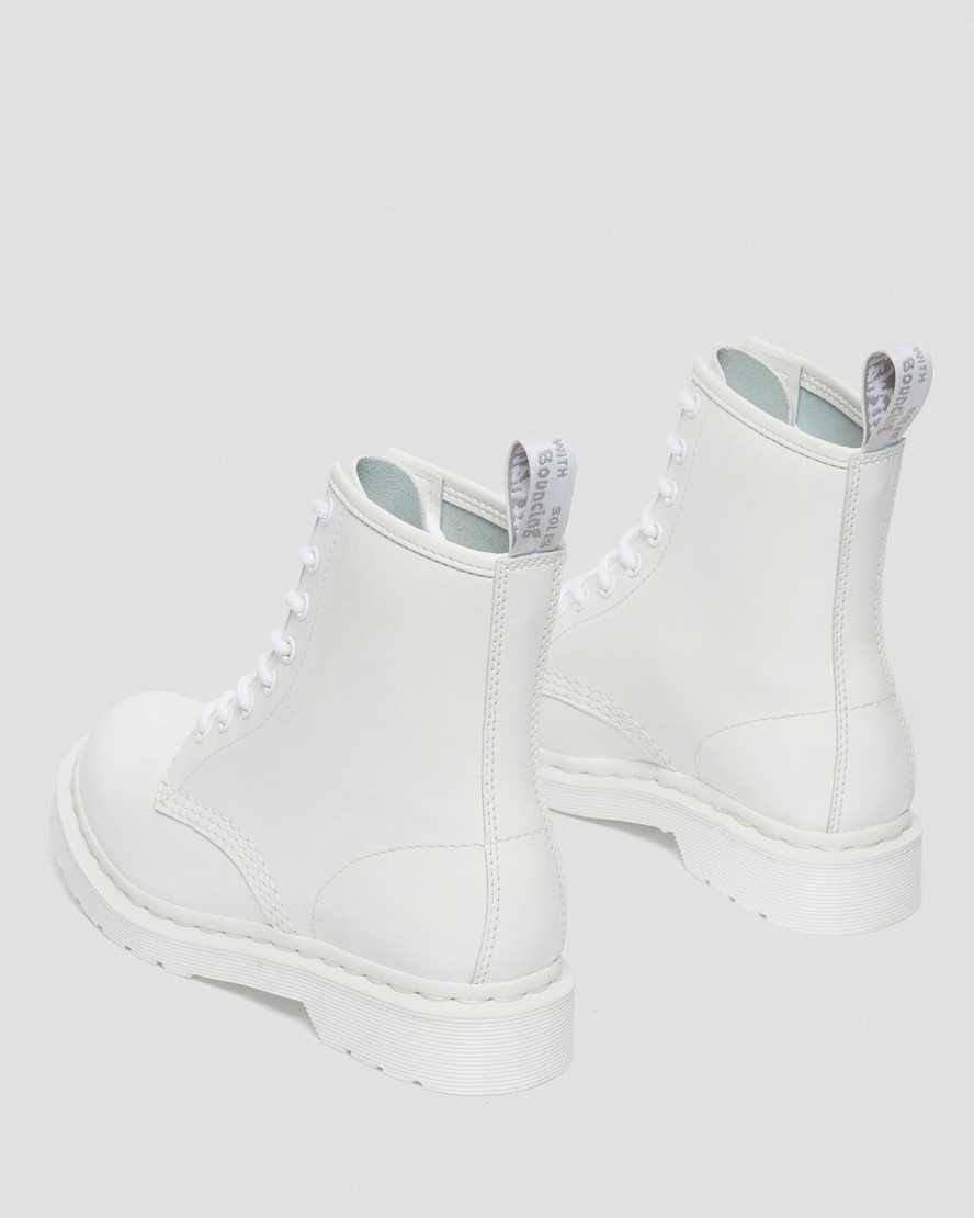 bílé dámské šněrovací boty dr. martens 1460 mono patent