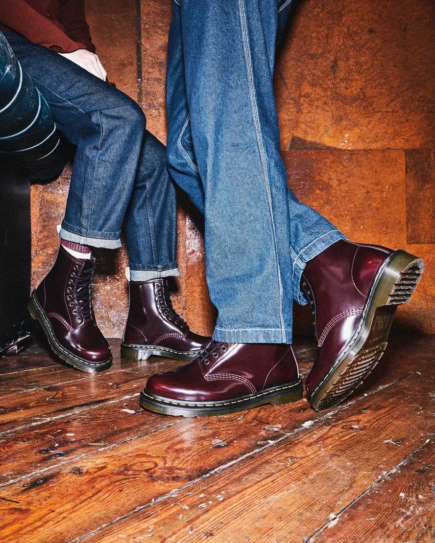 Červené dámské šněrovací boty dr. martens 1460