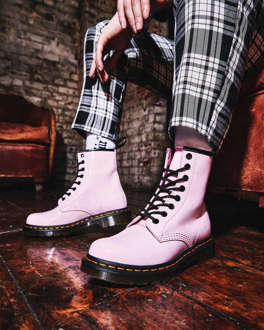 růžové dámské šněrovací boty dr. martens 1460 patent