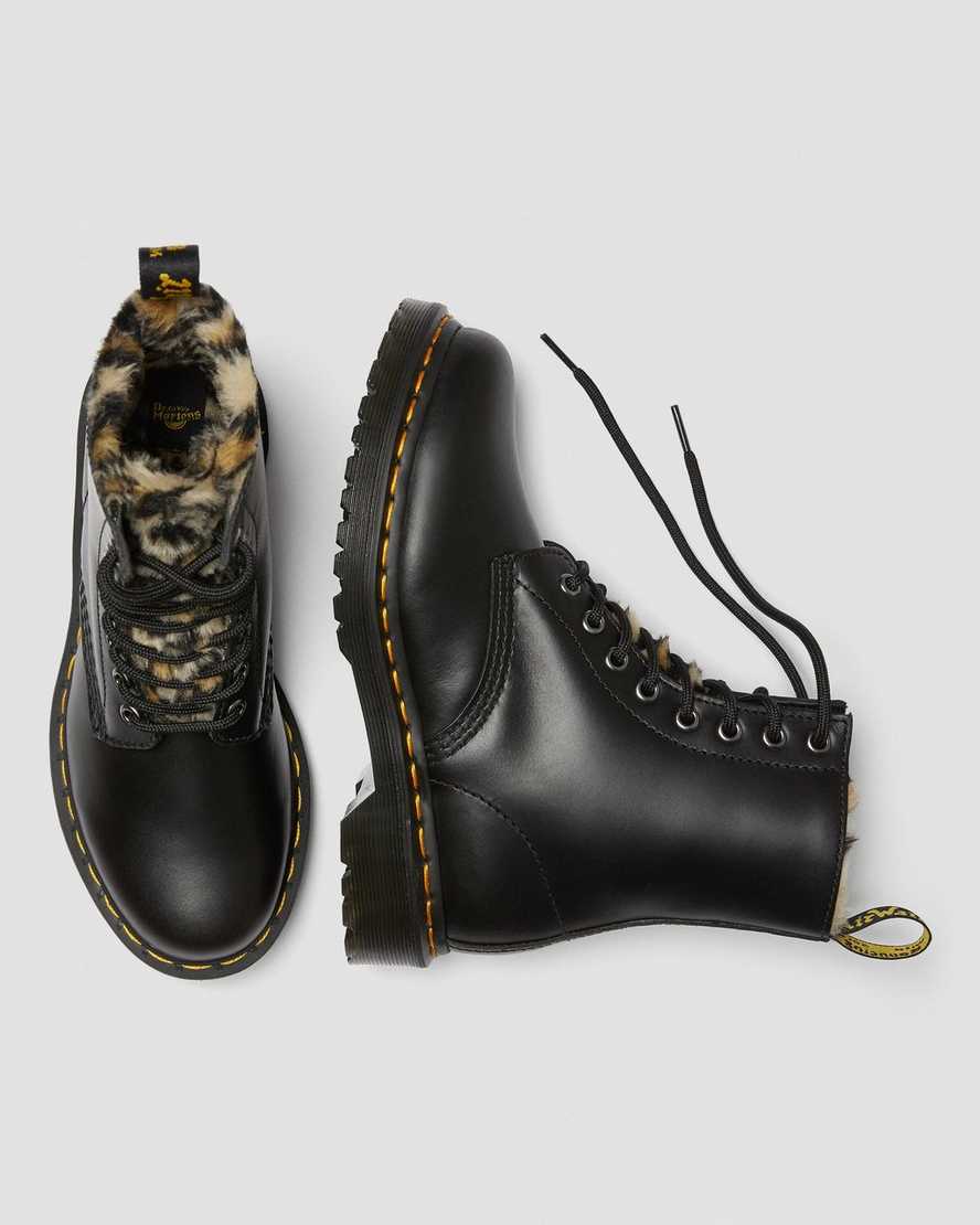 Černé dámské boty dr. martens 1460 serena s leopardím vzorem a podšívkou z umělé kožešiny