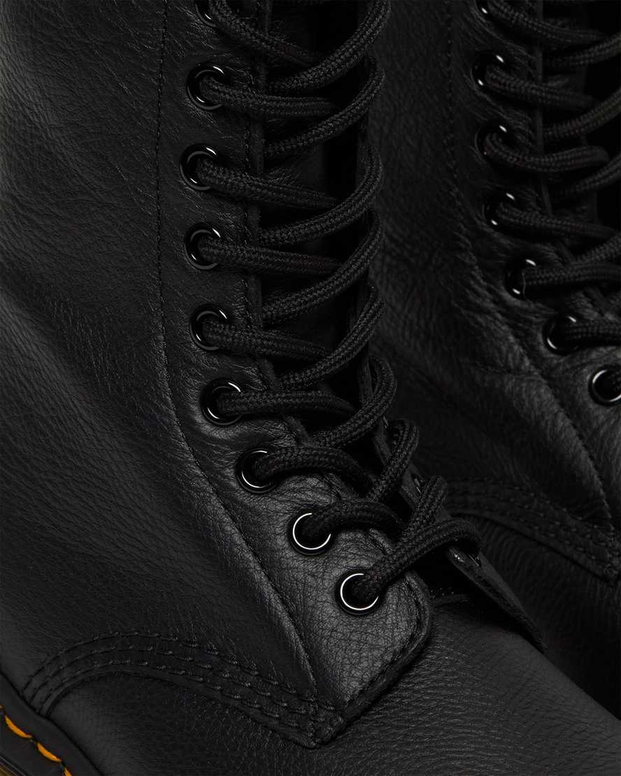 Černé dámské boty dr. martens 1490 virginia do poloviny lýtek