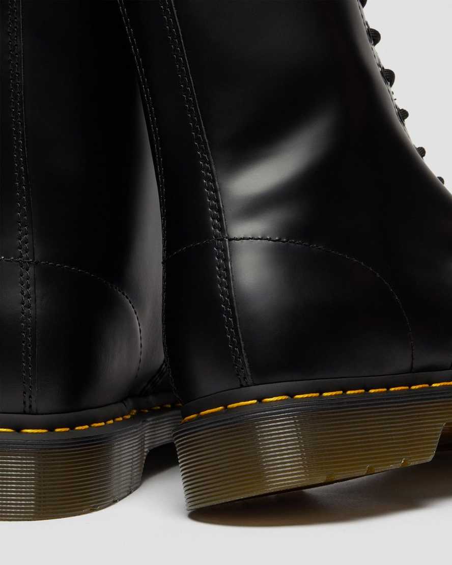 Černé dámské boty dr. martens 1490 smooth do poloviny lýtek