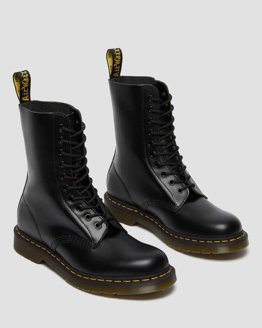 Černé dámské boty dr. martens 1490 smooth do poloviny lýtek