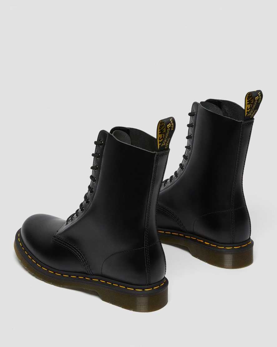Černé dámské boty dr. martens 1490 smooth do poloviny lýtek