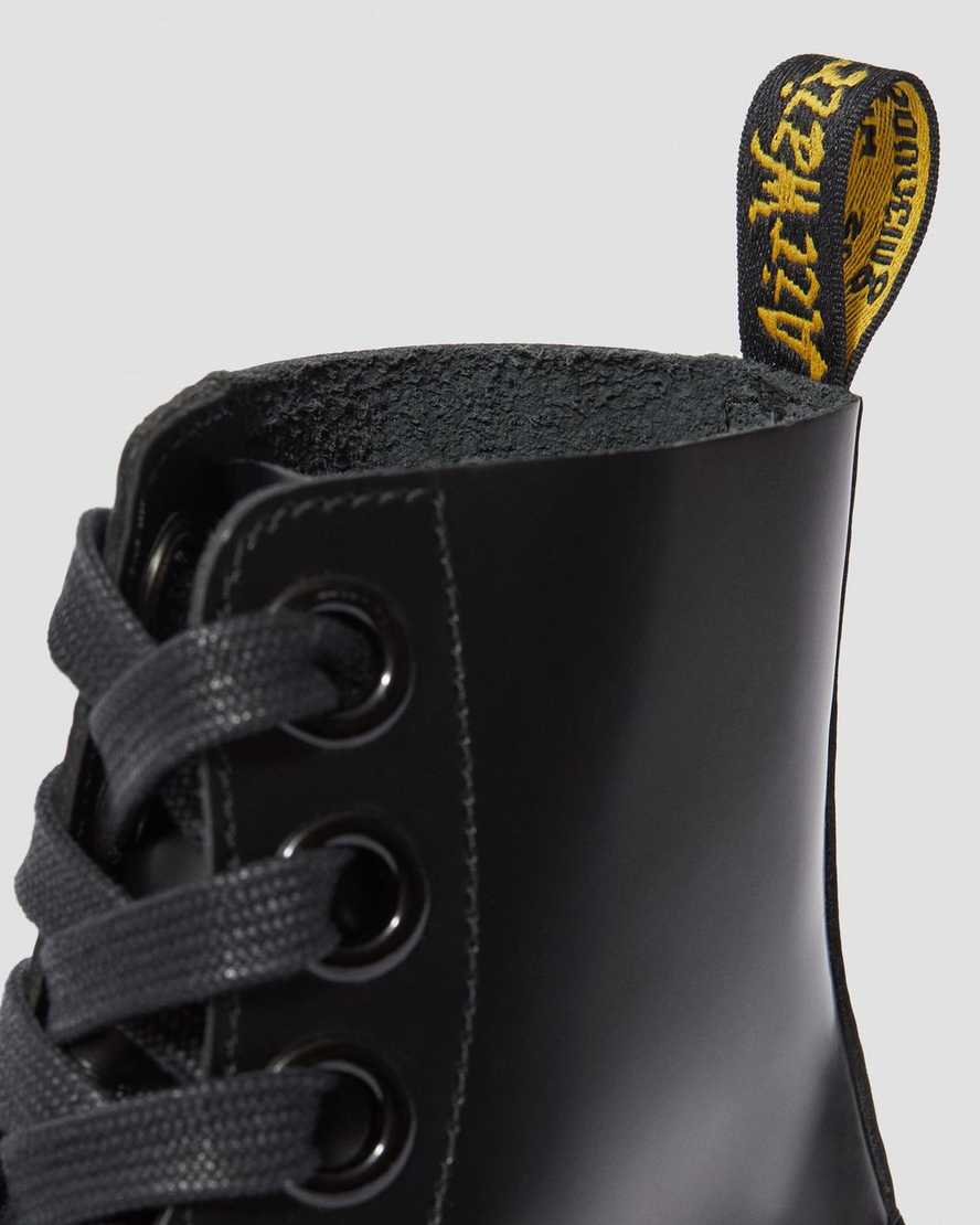 Černé dámské boty na platformě dr. martens molly