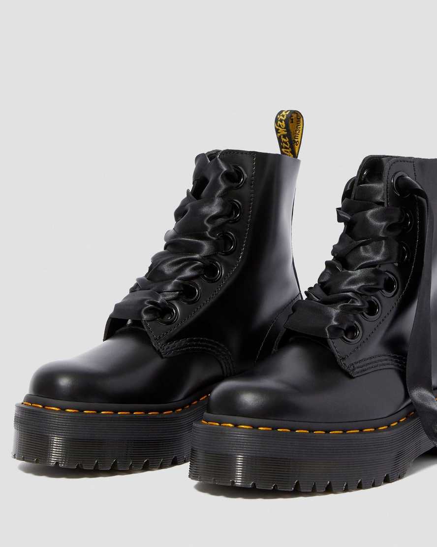 Černé dámské boty na platformě dr. martens molly
