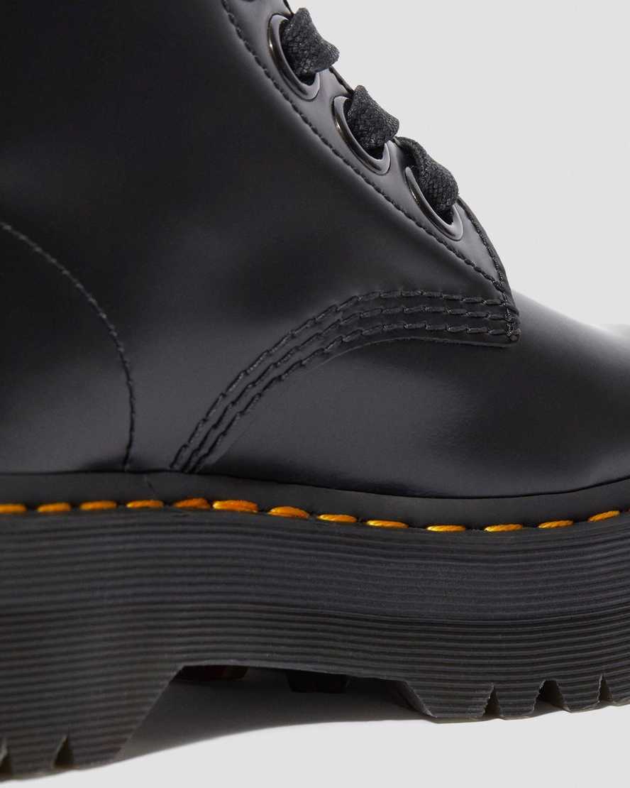 Černé dámské boty na platformě dr. martens molly