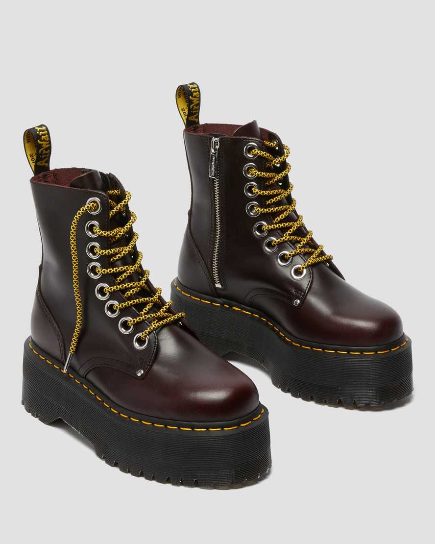 vínové dámské boty na platformě dr. martens jadon max