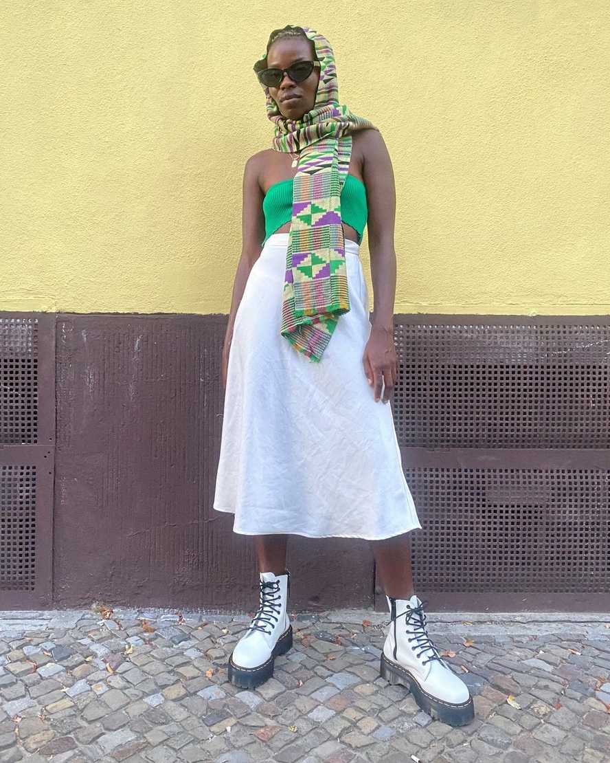 bílé dámské boty na platformě dr. martens jadon smooth