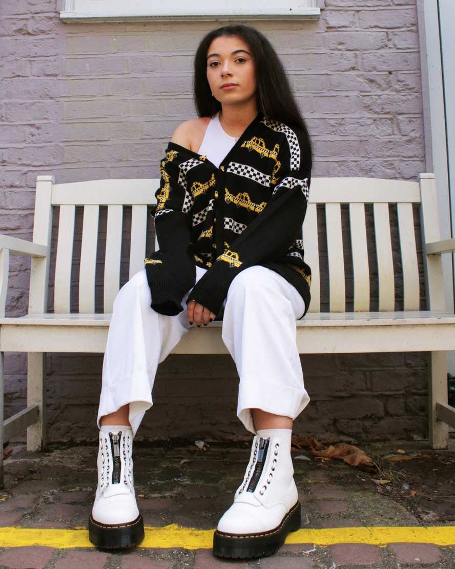 bílé dámské boty na platformě dr. martens sinclair
