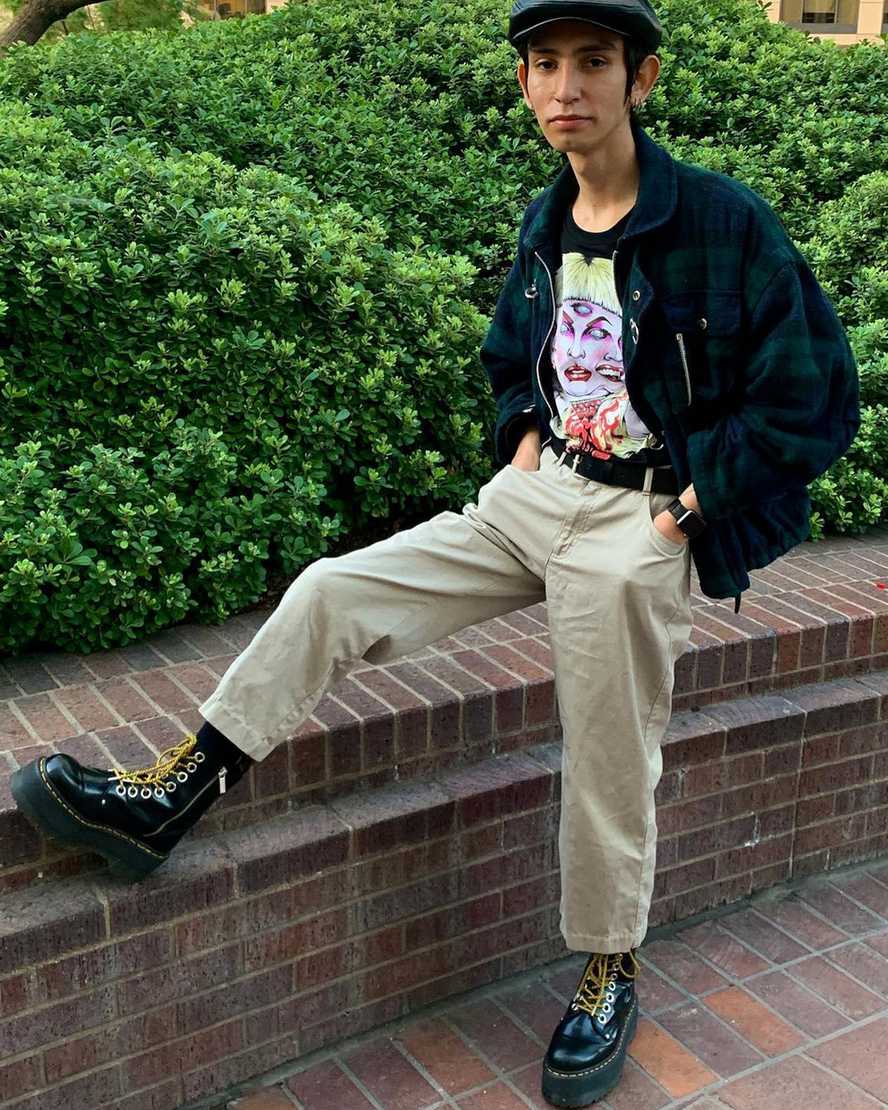 Černé dámské boty na platformě dr. martens jadon max