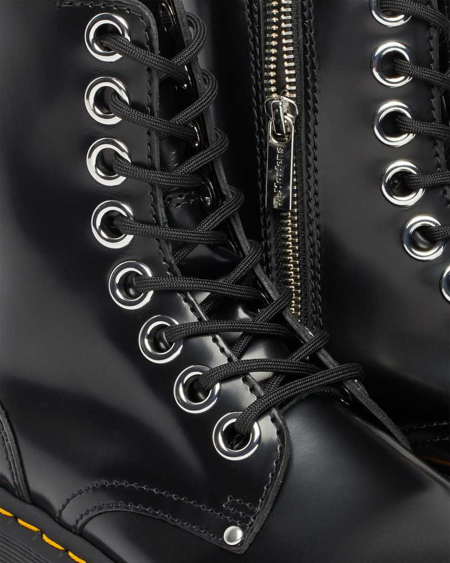 Černé dámské boty na platformě dr. martens jadon max
