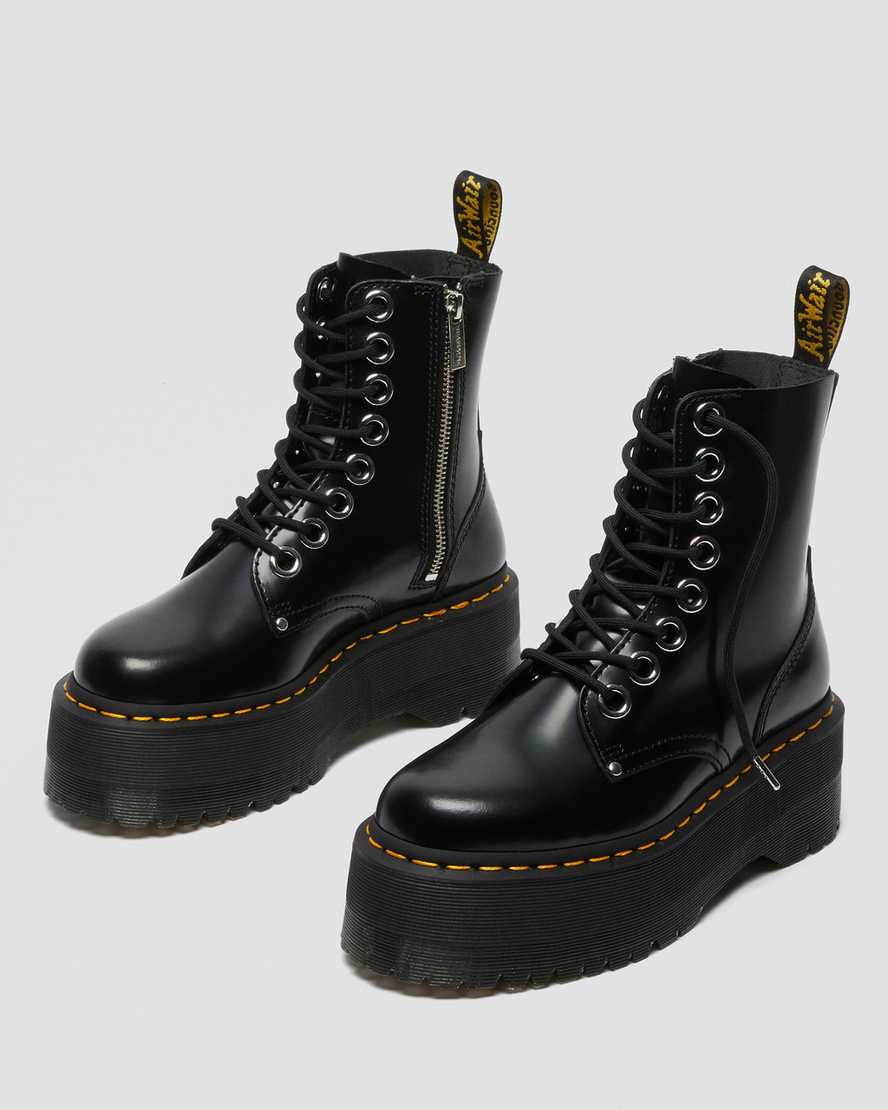 Černé dámské boty na platformě dr. martens jadon max