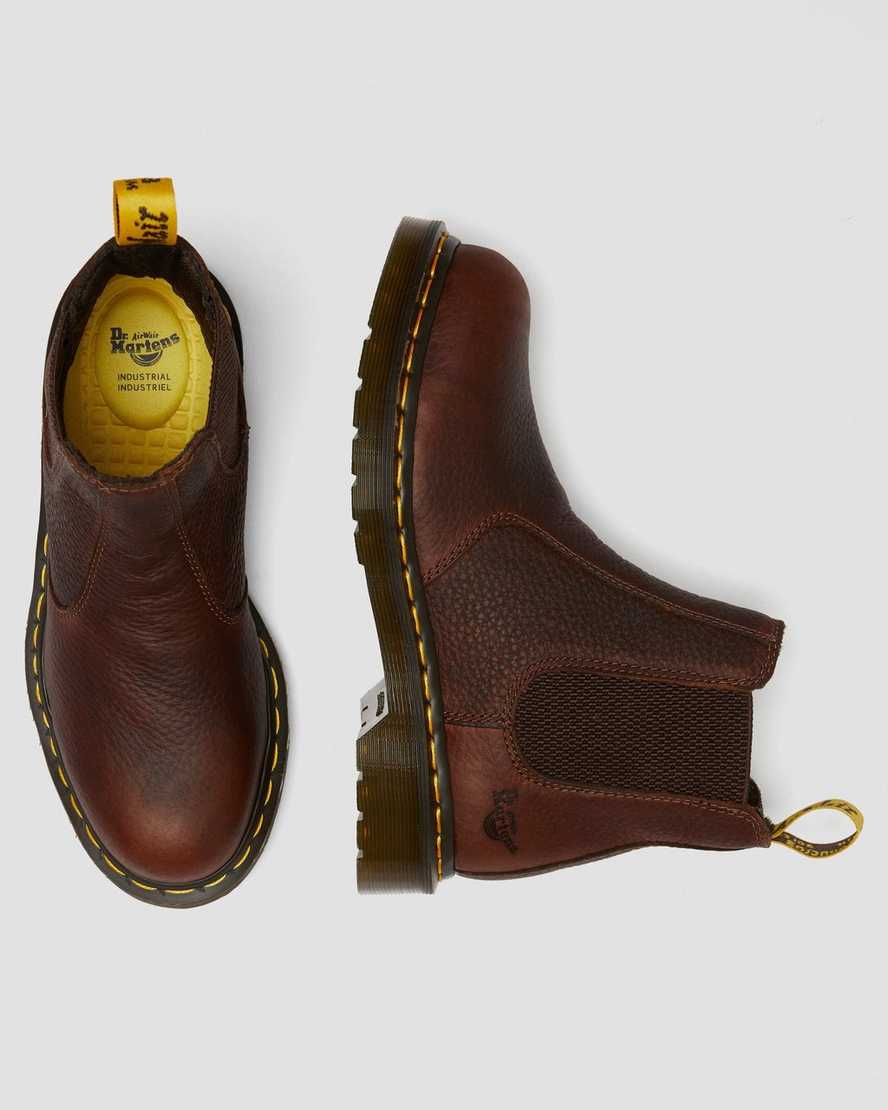 hnědé dámské pracovní boty dr. martens arbor s ocelovou špičkou