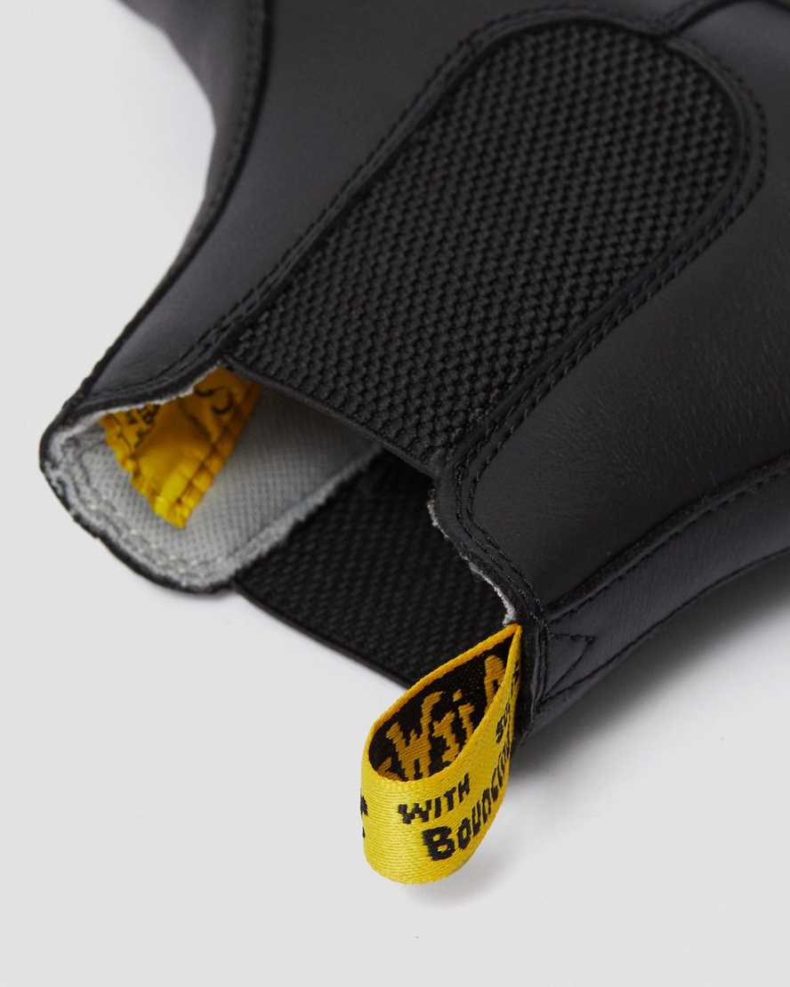 Černé dámské pracovní boty dr. martens arbor newark s ocelovou špičkou