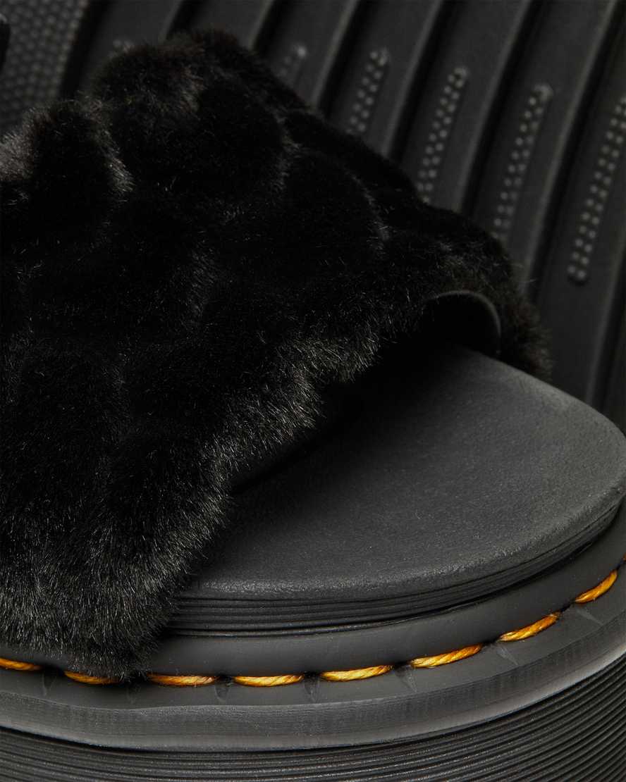 Černé dámské sandály na platformě dr. martens voss fluffy faux fur