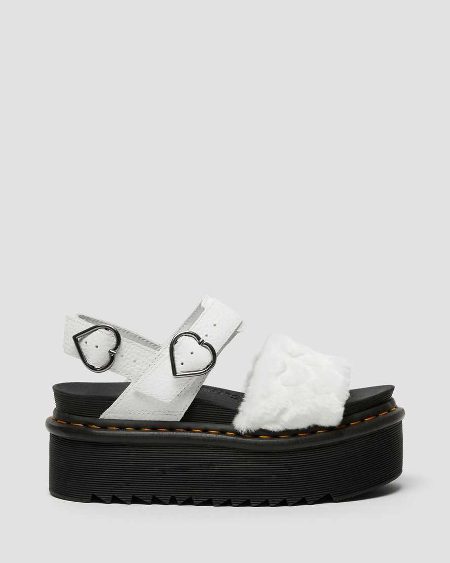 bílé dámské sandály dr. martens voss fluffy faux fur na platformě