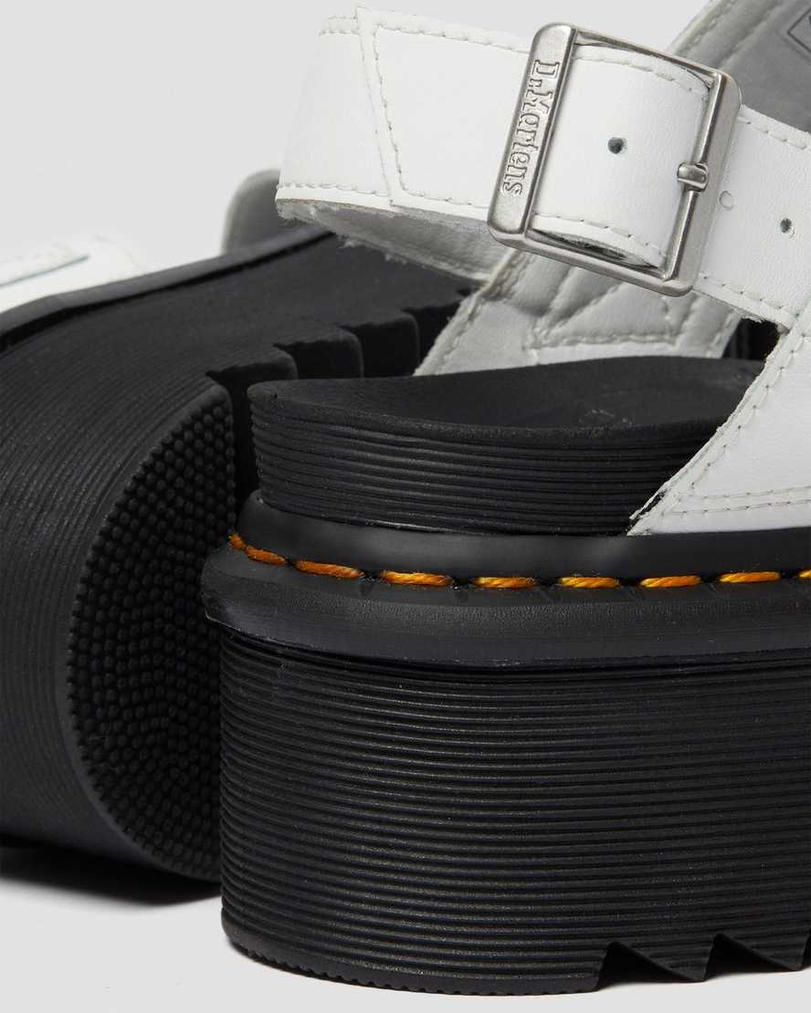 bílé dámské sandály na platformě dr. martens voss strap