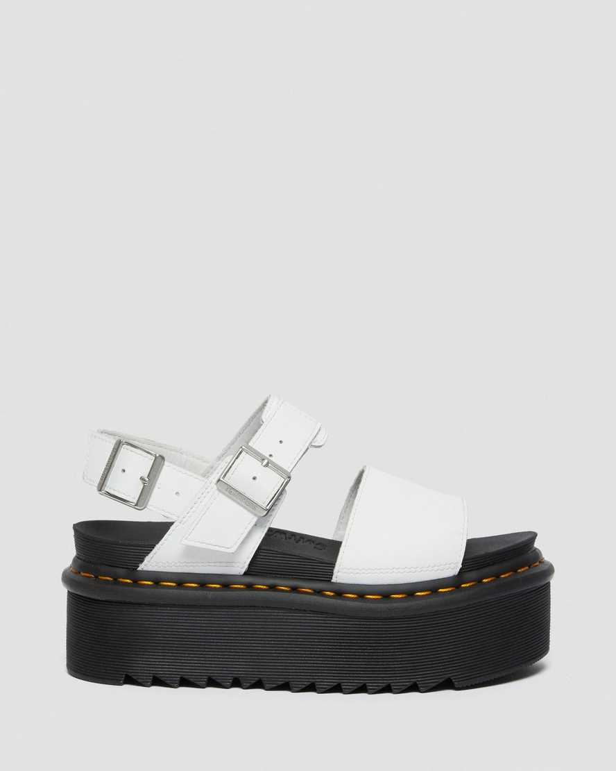 bílé dámské sandály na platformě dr. martens voss strap