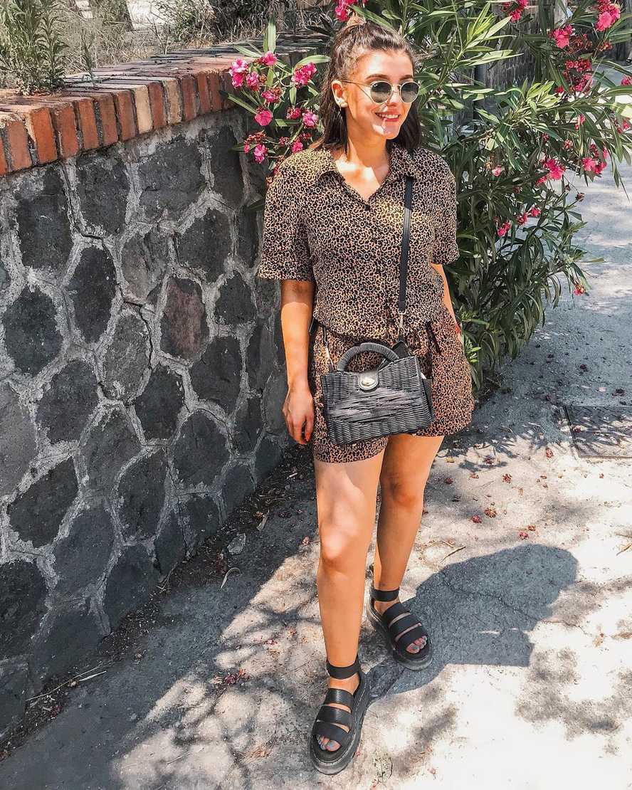Černé dámské sandály na platformě dr. martens clarissa ii