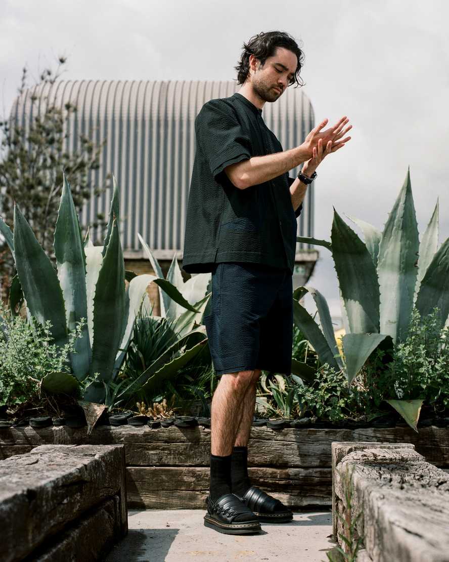 Černé dámské sandály dr. martens mura suicoke