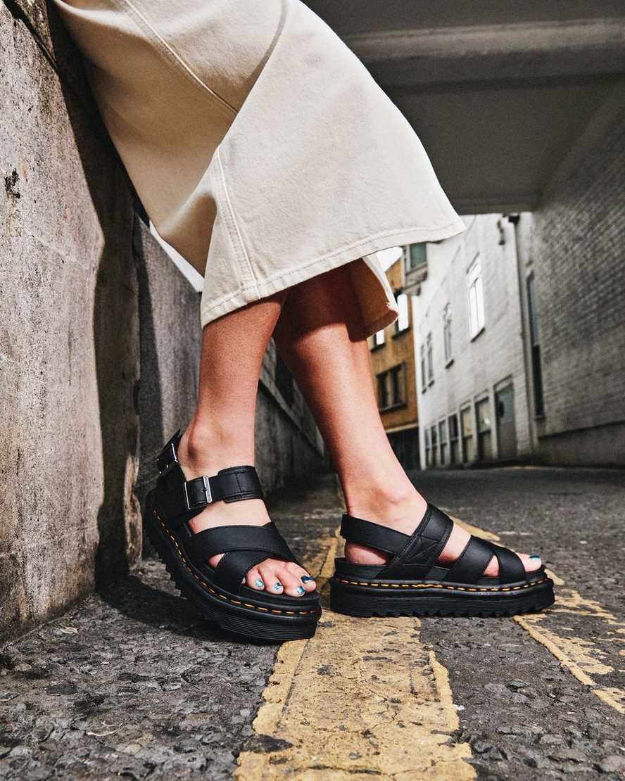 Černé dámské sandály dr. martens voss ii s páskem