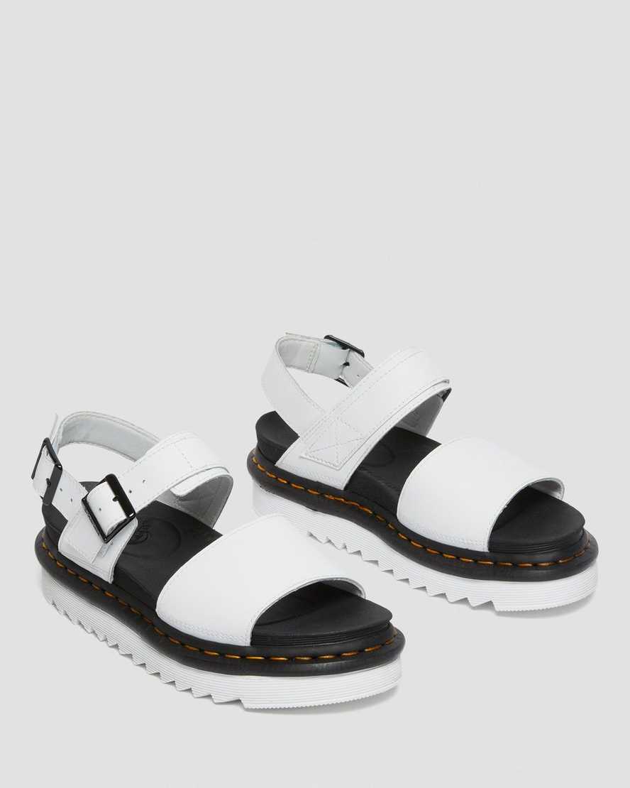 bílé dámské sandály dr. martens voss s páskem