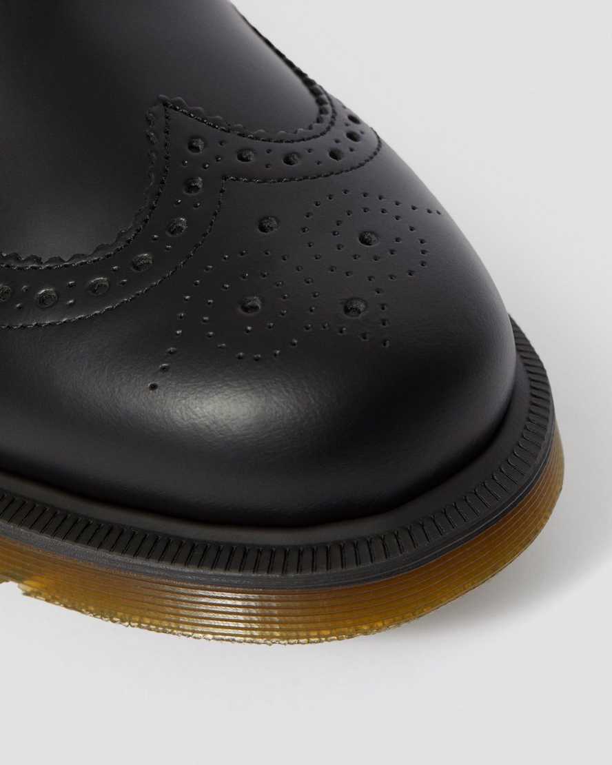 Černé dámské boty dr. martens 3989 smooth brogue